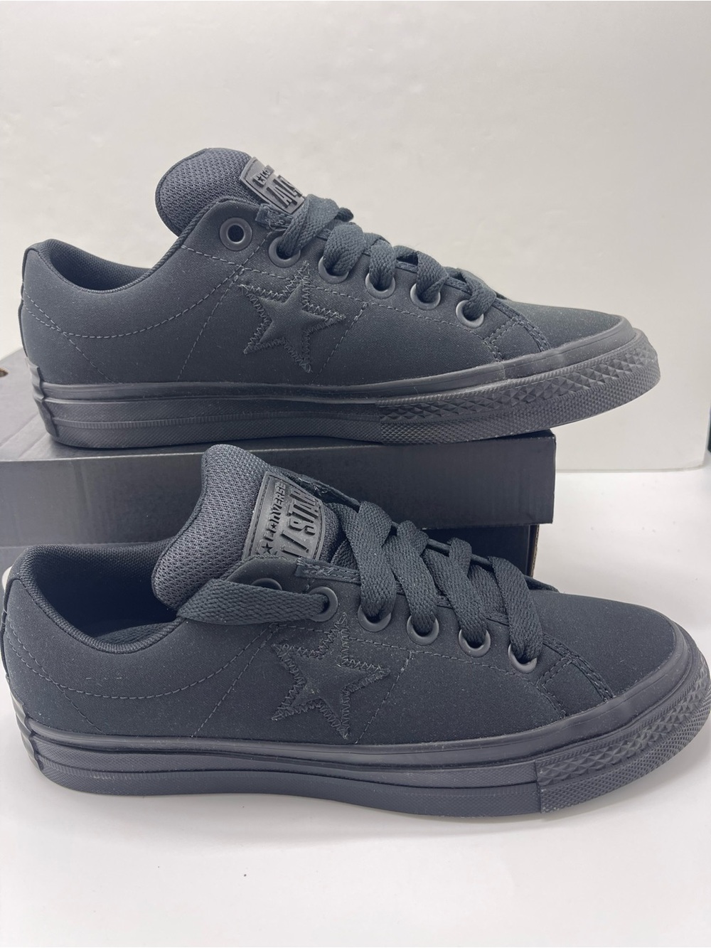 Converse • WMNS A14954C
CONVERSE PUFF STAR OX
BLACK/BLACK/BLACK Sneakers